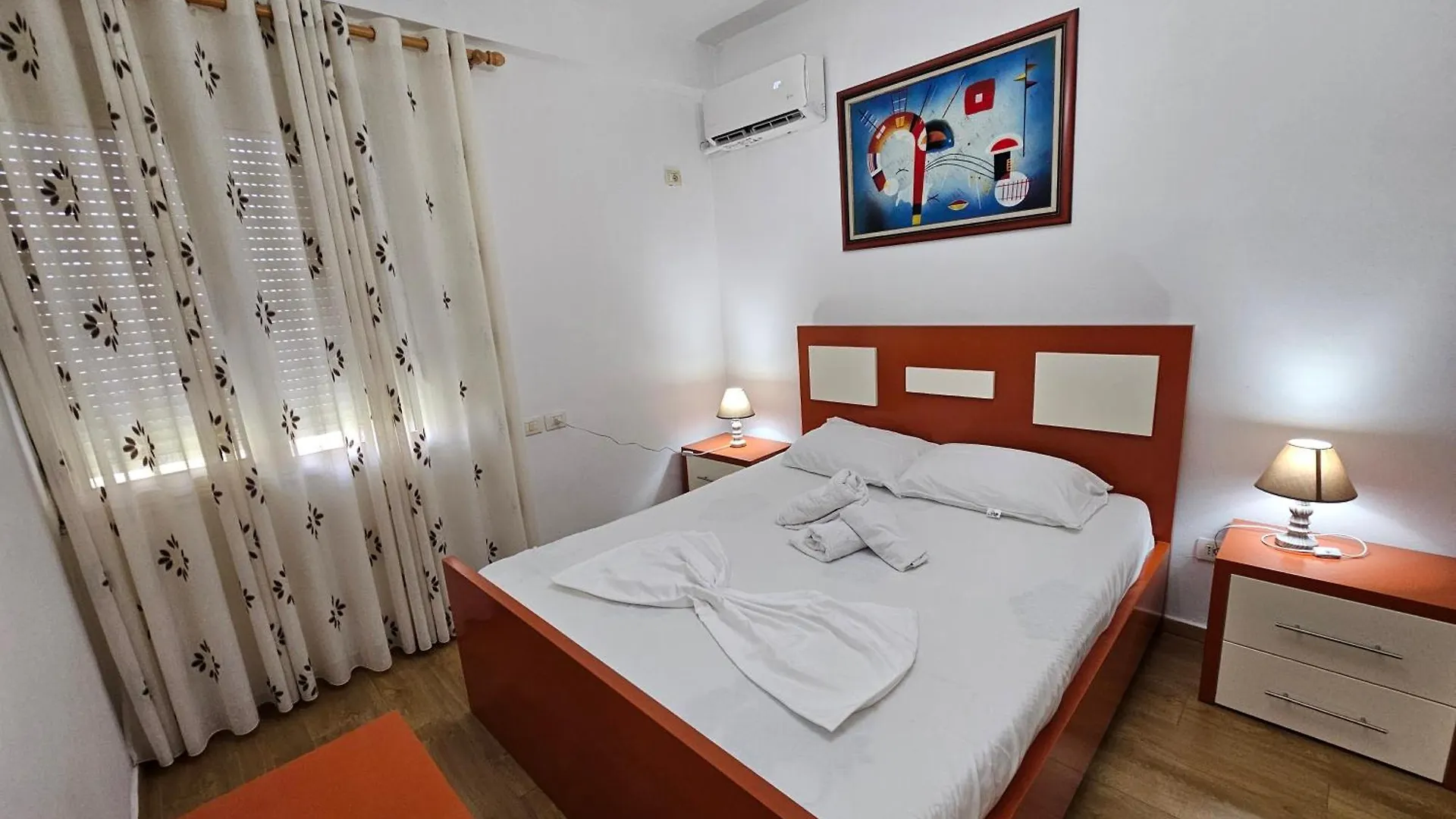 Bral Plepa - Two-Bedroom Apartment Beachfront Durrës